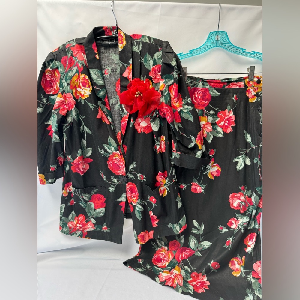 Vintage 2 piece skirt suit set